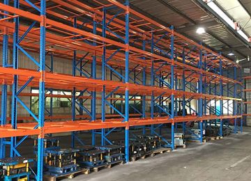 橫梁推拉式托盤貨架報價是怎么計算的？【易達貨架】