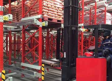 3.5米高的倉庫適合用穿梭貨架嗎？穿梭式貨架供應商解析【易達貨架】