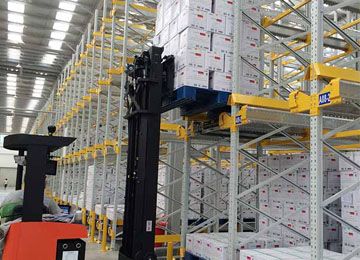 購買穿梭式貨架的優(yōu)勢在哪里？【易達貨架】