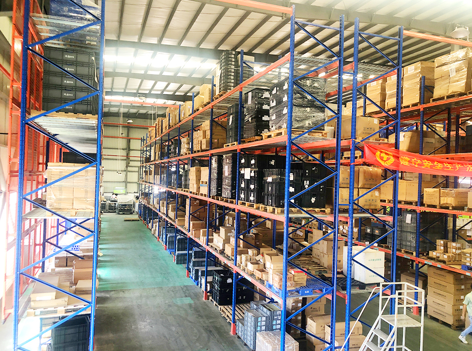 美的集團(tuán)廣東橫梁托盤(pán)貨架【易達(dá)貨架】