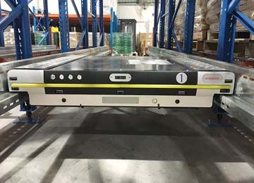 穿梭式貨架價格比滾筒貨架高嗎？【易達(dá)貨架】