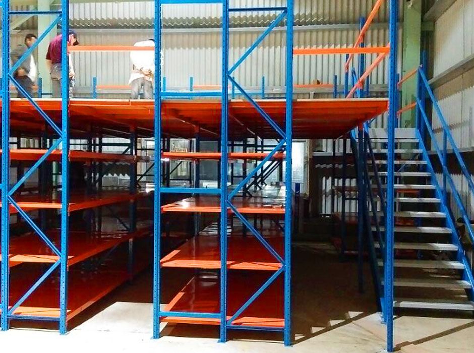 鑫啟航餐飲?？陂w樓式倉儲貨架【易達(dá)貨架】