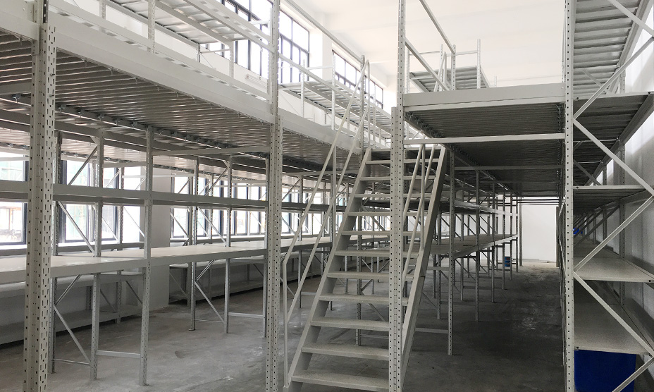 高密度存儲(chǔ)，實(shí)現(xiàn)“貨找人”式揀貨